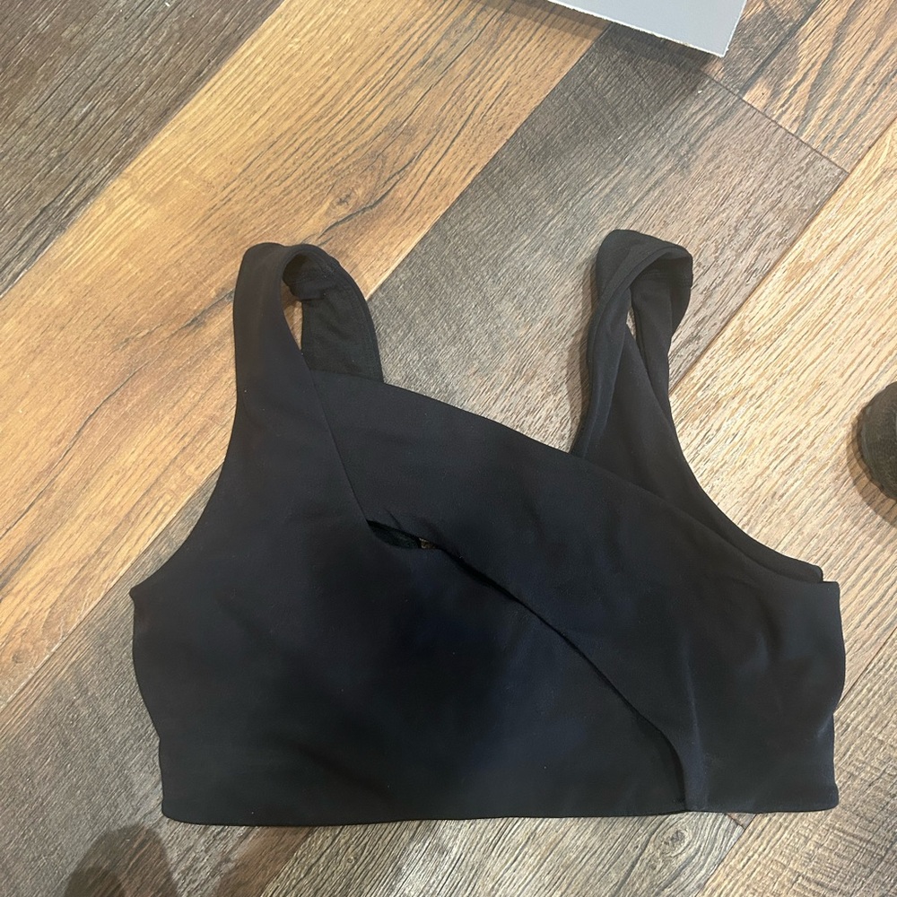 Black lululemon bra